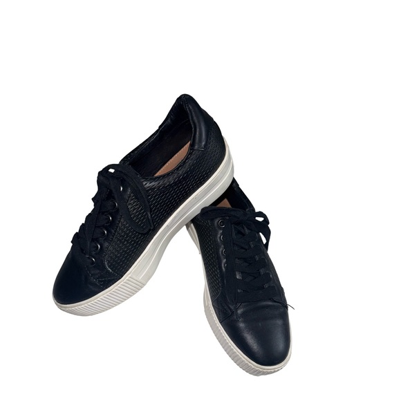 Halogen Shoes - HALOGEN Black Leather Textured Platform Lace-up Sneakers Size 6.5
